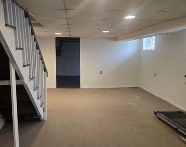 4202 Tyson Avenue - Photo Thumbnail 6