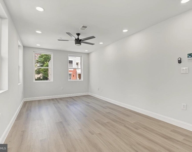 1242 N 15th Street - Photo Thumbnail 8