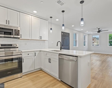 1242 N 15th Street - Photo Thumbnail 5
