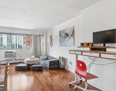 2101 Chestnut Street - Photo Thumbnail 8
