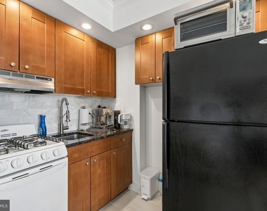 2101 Chestnut Street - Photo Thumbnail 6