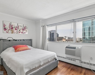 2101 Chestnut Street - Photo Thumbnail 5