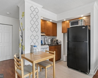 2101 Chestnut Street - Photo Thumbnail 7