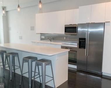 153 Richmond Street - Photo Thumbnail 3