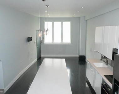 153 Richmond Street - Photo Thumbnail 2