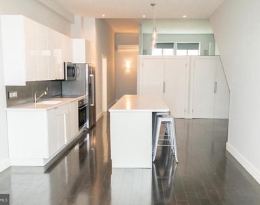 153 Richmond Street - Photo Thumbnail 16
