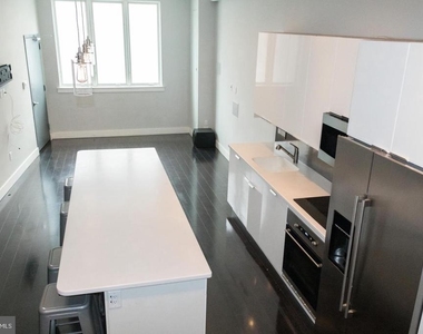 153 Richmond Street - Photo Thumbnail 5
