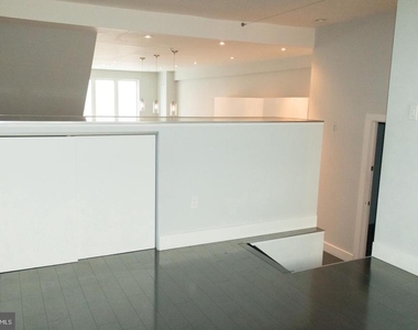 153 Richmond Street - Photo Thumbnail 9