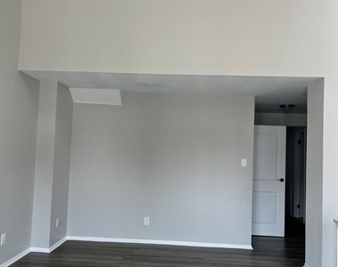 9560 James Street - Photo Thumbnail 13
