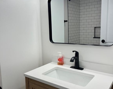 9560 James Street - Photo Thumbnail 5