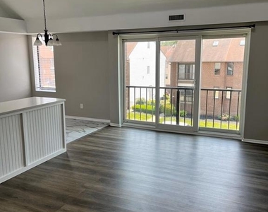 9560 James Street - Photo Thumbnail 2