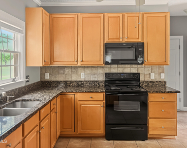 3108 Summer Oaks Drive - Photo Thumbnail 8
