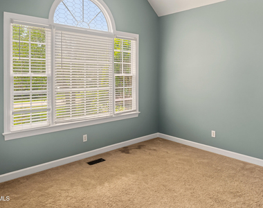 3108 Summer Oaks Drive - Photo Thumbnail 4