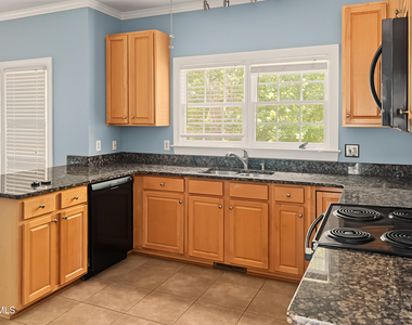 3108 Summer Oaks Drive - Photo Thumbnail 7
