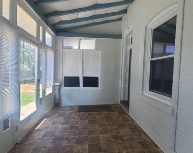 6704 Keystone Street - Photo Thumbnail 2