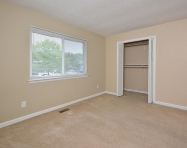 800 Fargo Street - Photo Thumbnail 17