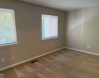 800 Fargo Street - Photo Thumbnail 16
