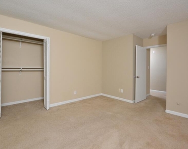 800 Fargo Street - Photo Thumbnail 19