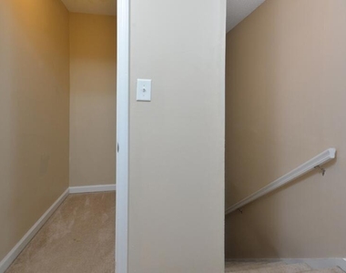 800 Fargo Street - Photo Thumbnail 13