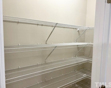 1126 Metropolitan Drive - Photo Thumbnail 8