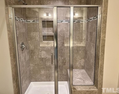 1126 Metropolitan Drive - Photo Thumbnail 15