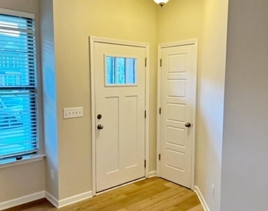 1126 Metropolitan Drive - Photo Thumbnail 1