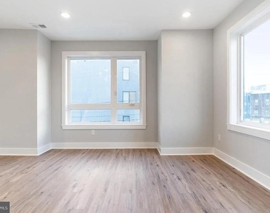 2101 E Huntingdon Street - Photo Thumbnail 2