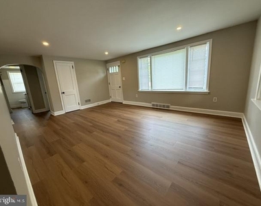 248 E Main Street - Photo Thumbnail 2