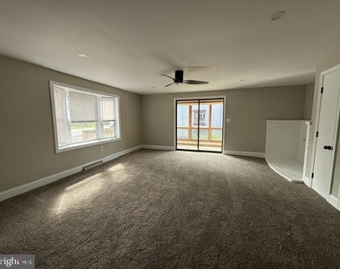 248 E Main Street - Photo Thumbnail 5