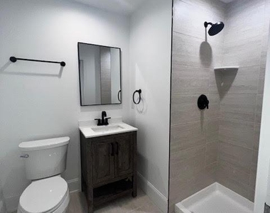 537 S Walnut Street - Photo Thumbnail 16