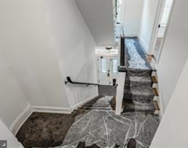 537 S Walnut Street - Photo Thumbnail 4