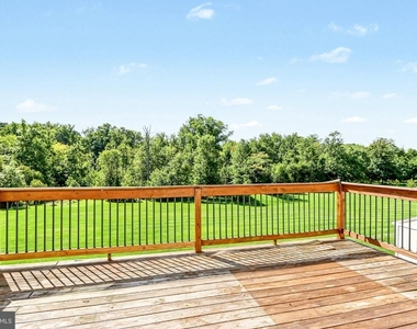 808 Yorkview Drive - Photo Thumbnail 16