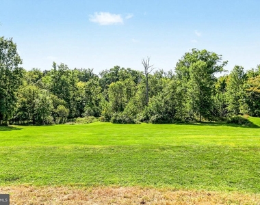 808 Yorkview Drive - Photo Thumbnail 37