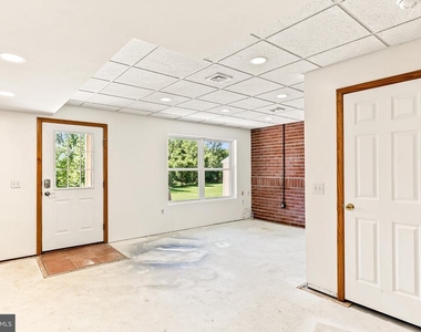808 Yorkview Drive - Photo Thumbnail 27