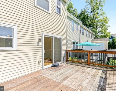808 Yorkview Drive - Photo Thumbnail 15