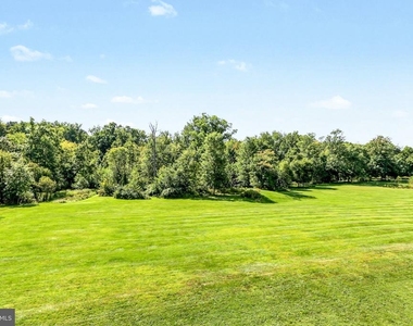 808 Yorkview Drive - Photo Thumbnail 35