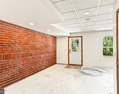 808 Yorkview Drive - Photo Thumbnail 26