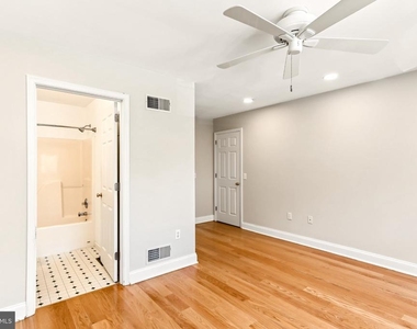 808 Yorkview Drive - Photo Thumbnail 23
