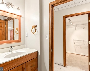808 Yorkview Drive - Photo Thumbnail 33