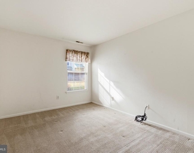 3403 Waltham Court - Photo Thumbnail 9