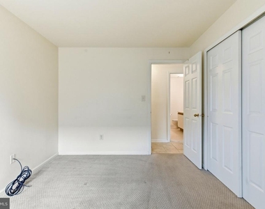 3403 Waltham Court - Photo Thumbnail 10
