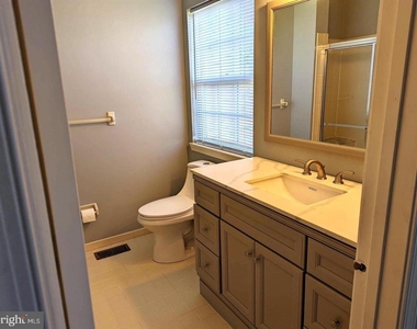 215 Sequoia Drive - Photo Thumbnail 7