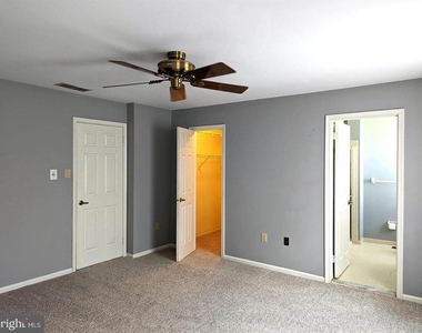215 Sequoia Drive - Photo Thumbnail 5