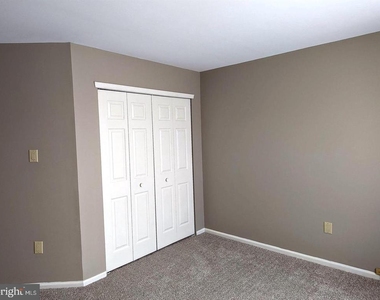 215 Sequoia Drive - Photo Thumbnail 9