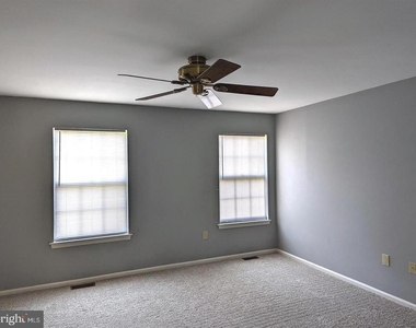 215 Sequoia Drive - Photo Thumbnail 6
