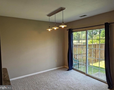 215 Sequoia Drive - Photo Thumbnail 4