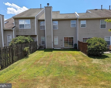 215 Sequoia Drive - Photo Thumbnail 11