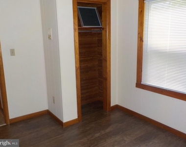 3 Oak Street - Photo Thumbnail 8