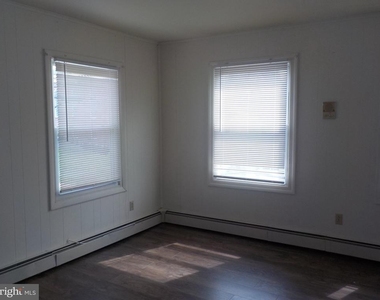 3 Oak Street - Photo Thumbnail 10