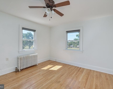 782 Lower Ferry Road - Photo Thumbnail 17